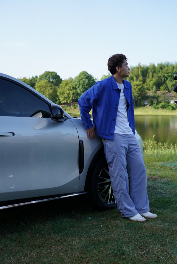 赵睿赛场预判能力出众，长安启源Q07激光版出行安全升级