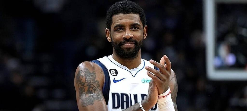 欧文在NBA赛场上的精彩表现助力球队逆转比分赢得关键胜利