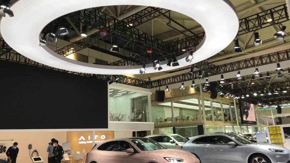 展台高大上！齐鲁国际车展细节惊艳