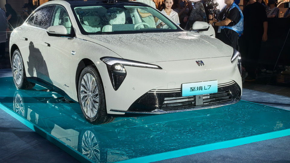 全球首发搭载高通最新一代SA8775P芯片 至境L7限时权益价16.99万起