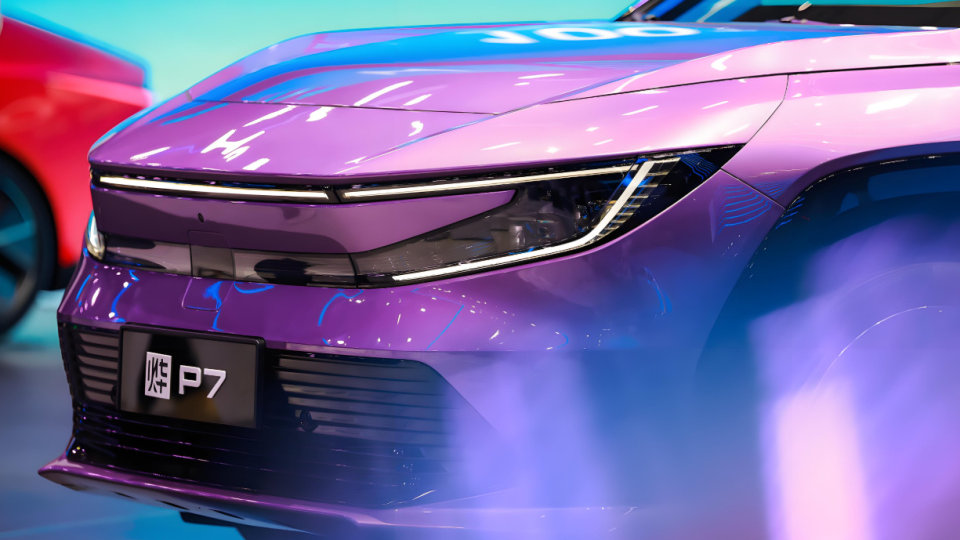 2025日系豪华电动化破局，三重考验上演生死竞速