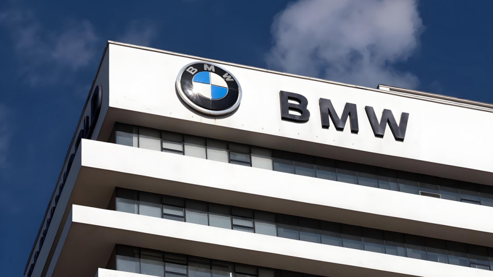 裁员、重组经销商双管齐下，为应对压力，宝马开始市场收缩