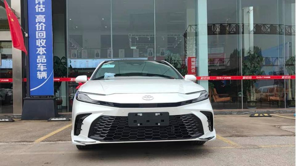 丰田真不要“尊严”了！降到13.38万，配10气囊，30天卖出19303台