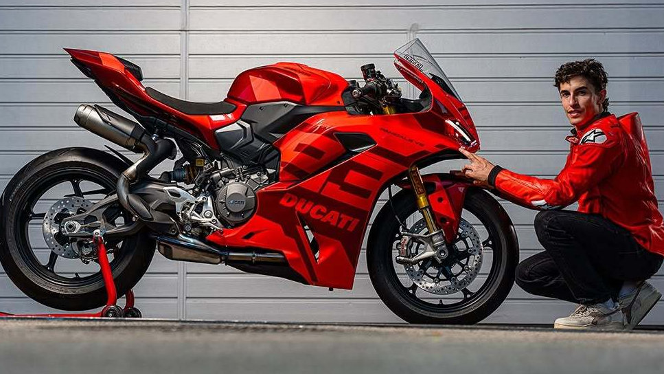 限量猛兽致敬九冠王：杜卡迪推出Panigale V2马奎斯特别版