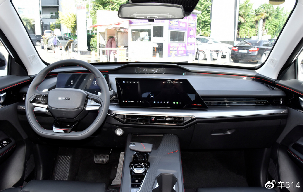 燃油SUV新黑马?北汽魔方对比欧尚Z6 诠释年轻出行潮流