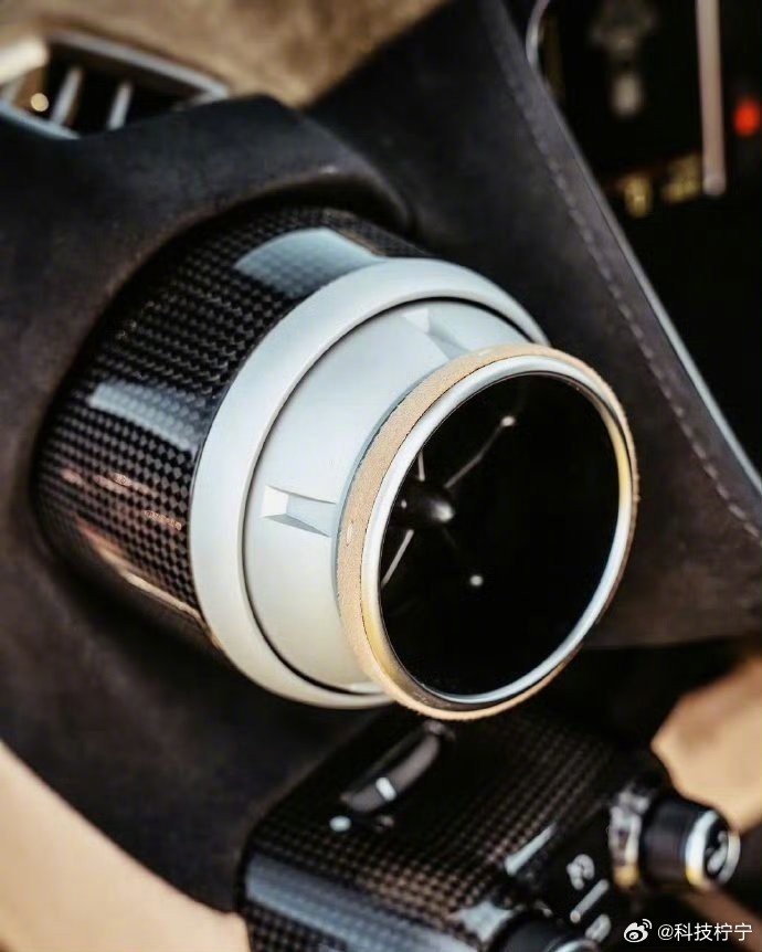 法拉利Daytona SP3驰骋风之翼，速度激情完美融合