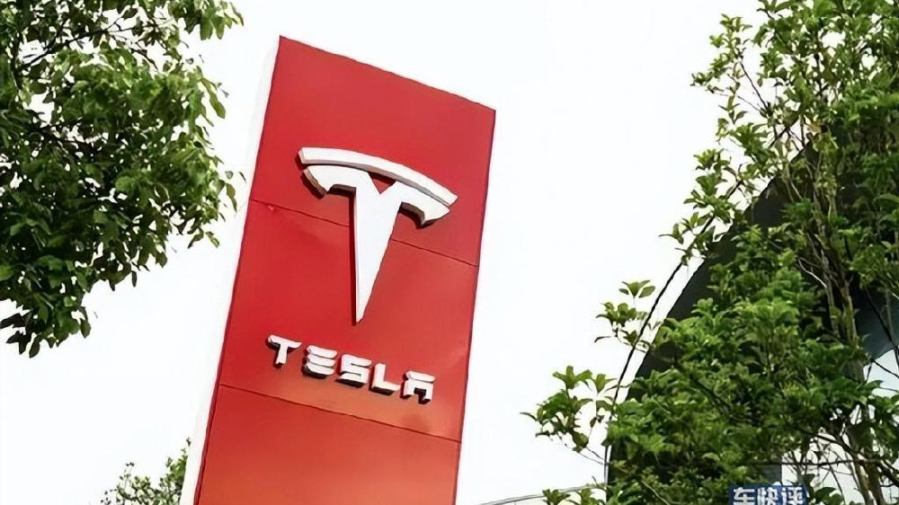 卖了7.4万辆车：2月销量暴增后，广东东莞一辆特斯拉再失控