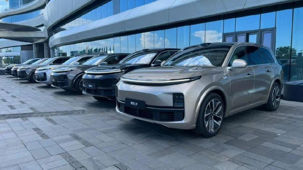 假如不送绿牌，新能源还有人买吗？看看今年上海插混销量你就懂了