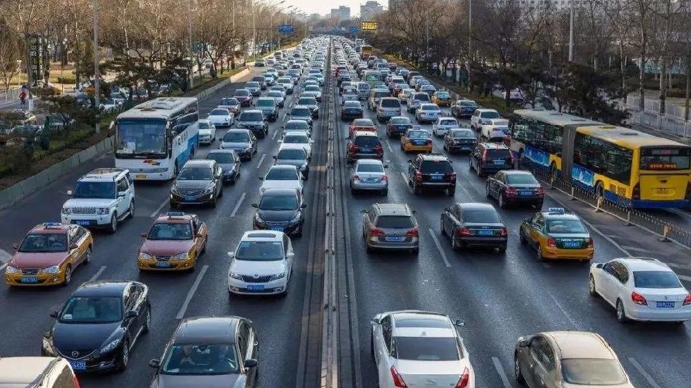 优化汽车限购措施，再提完善补能 汽车股迎风而涨！