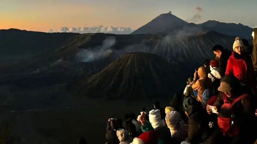 东南亚的火山上，长满了中国人