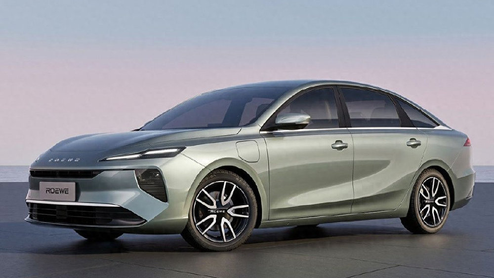 上汽荣威D6官图发布，全新设计风格，车长4792mm，续航450/520km