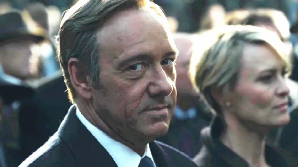 《纸牌屋》开除的影帝，戛纳复出！被控性骚扰，告他的两男子死亡