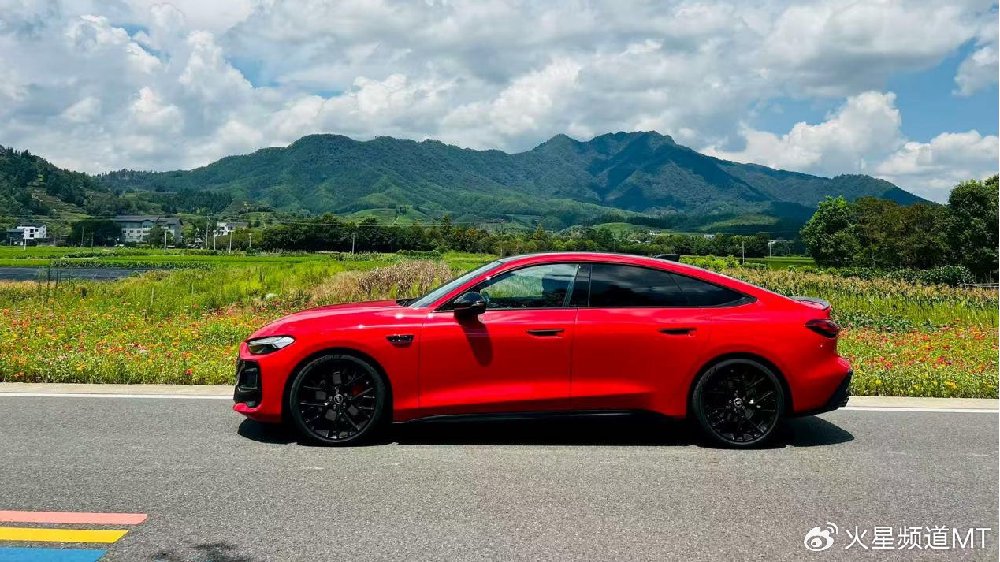 试驾上汽奥迪 A5L Sportback，美学与操控双加持