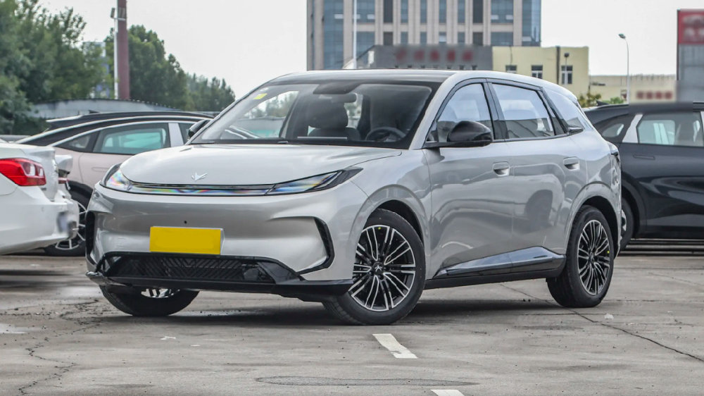 花小钱买大车，极狐T1预售价6.88万起，实用的城市代步车！