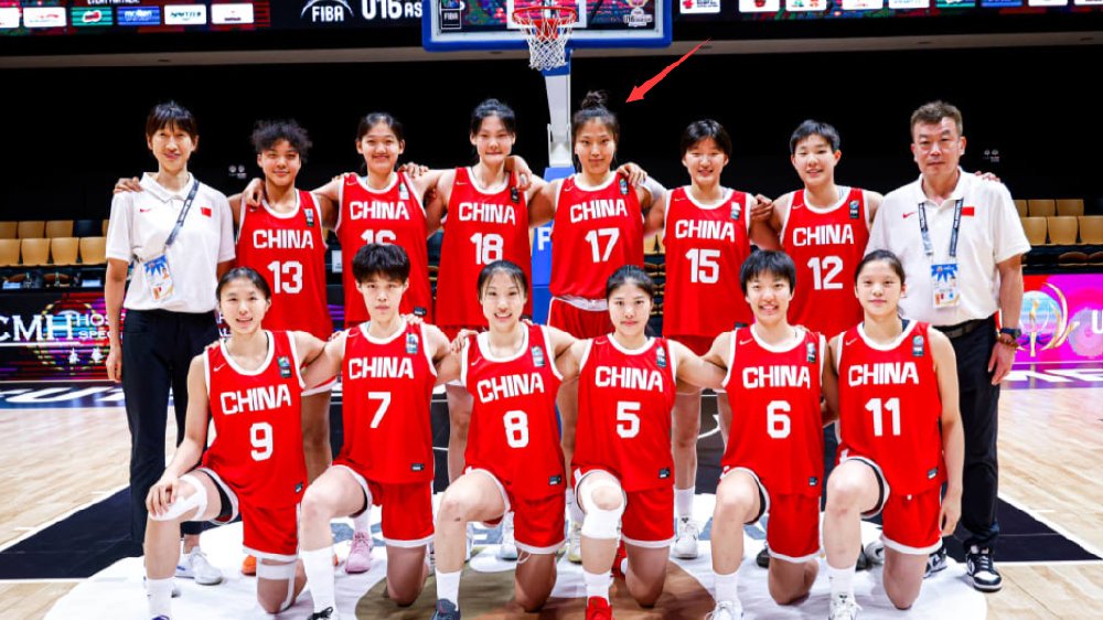 李月汝妹妹遭DNP沦为看客：亚洲杯两战无一张特写 看齐小宝或为空想