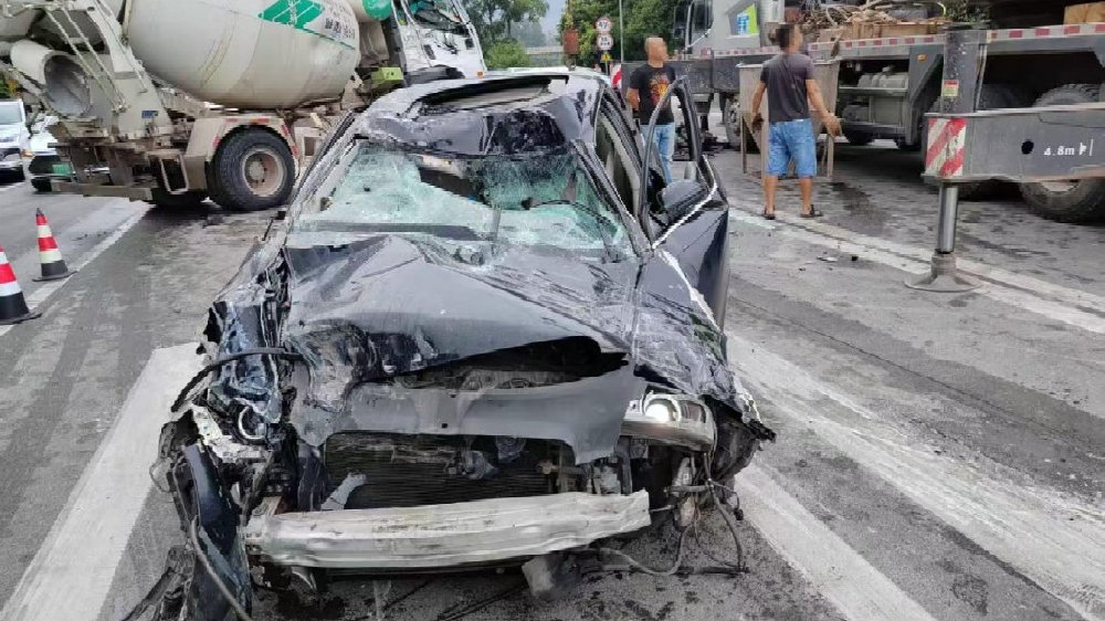 一汽奥迪忠粉遇险，“罐车战神”A6L硬核守护，品牌温情回应暖人心