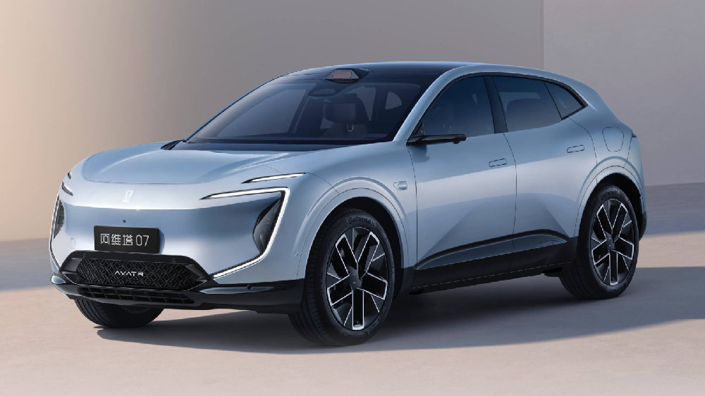 20多万配齐空悬、激光雷达、华为乾崑ADS4、5C超充，这也太卷了！