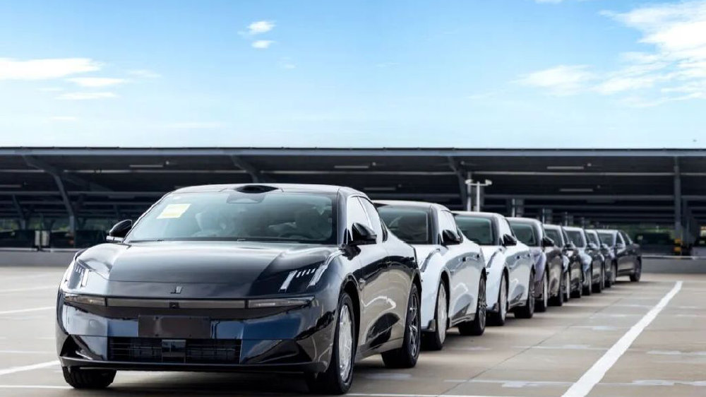 领克10 EM-P，用一个月改写中高级混动市场规则