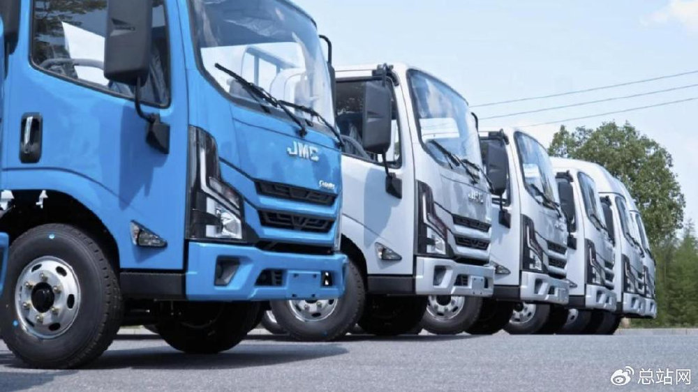 2025前三季度卡车出口：轻卡领涨领跑