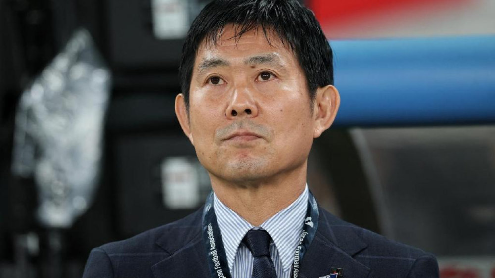 隔壁有森保一，我们有邵佳一！将完成新老交替，力争迈出一大步！