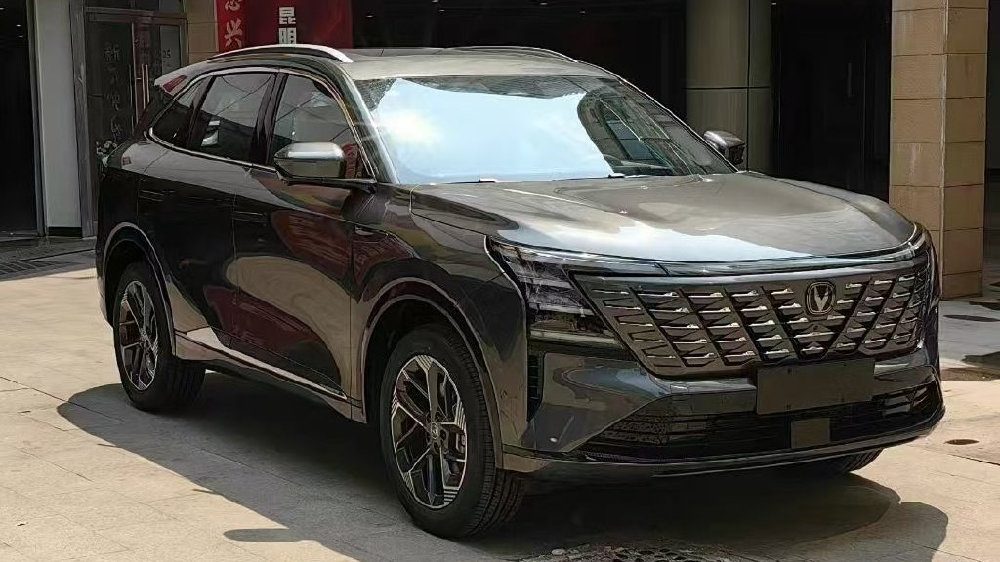 15万预算想买家用SUV，看看这两款，2.0T配爱信8AT，耐用省油