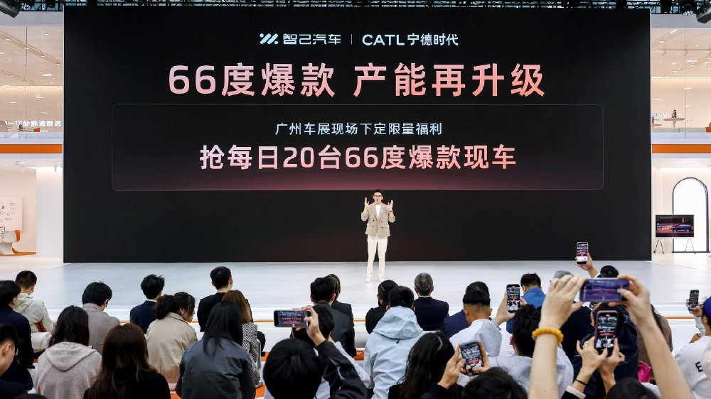 智己LS9开启全国交付，新一代智己LS6新增66度电池现车