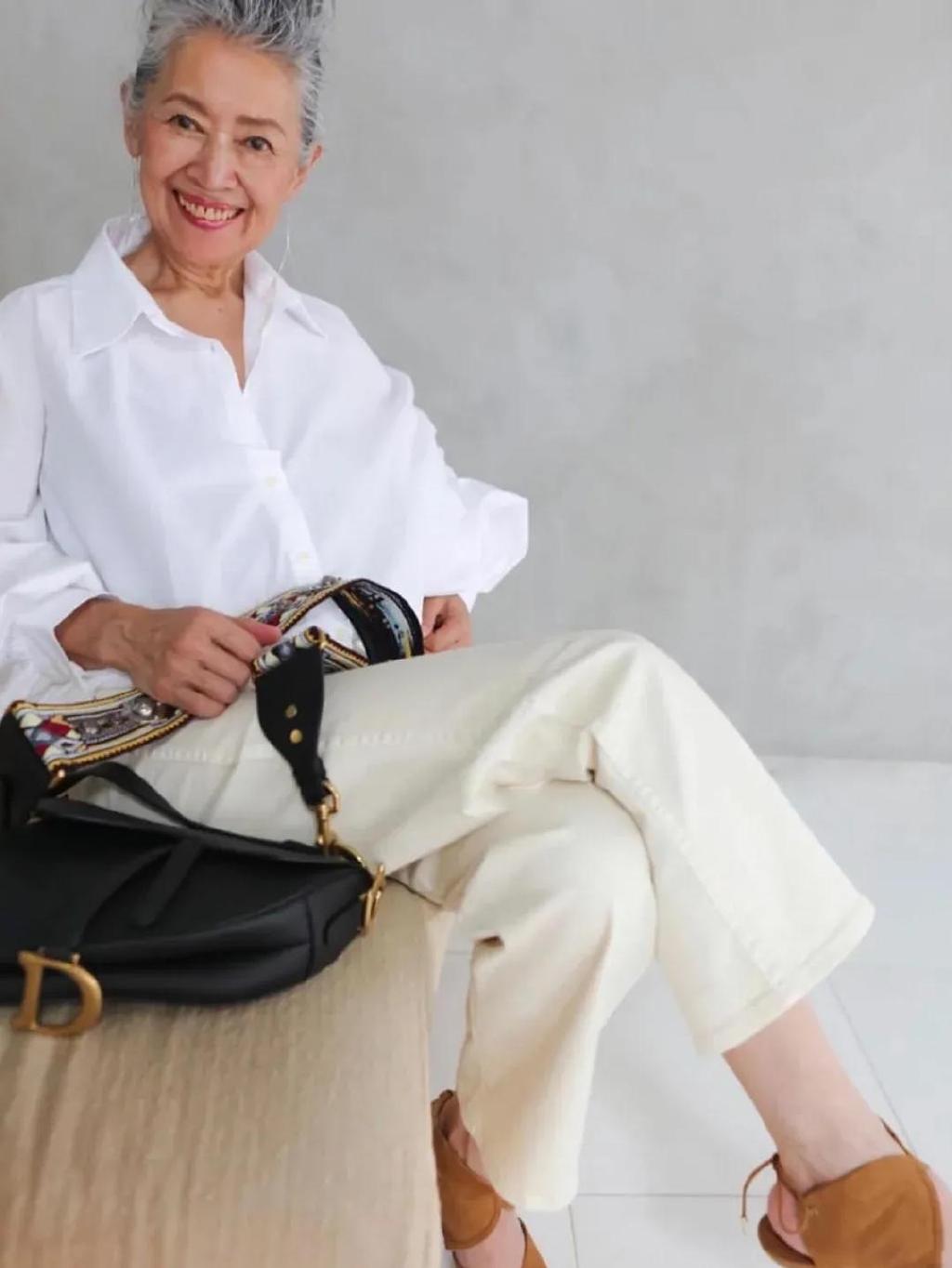 60岁中国旗袍奶奶爆红巴黎！惊艳外国网友：“原来老去也可以这么优雅！” - 知乎