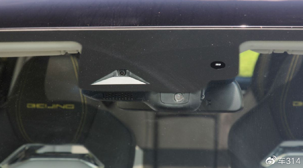 燃油SUV新黑马?北汽魔方对比欧尚Z6 诠释年轻出行潮流