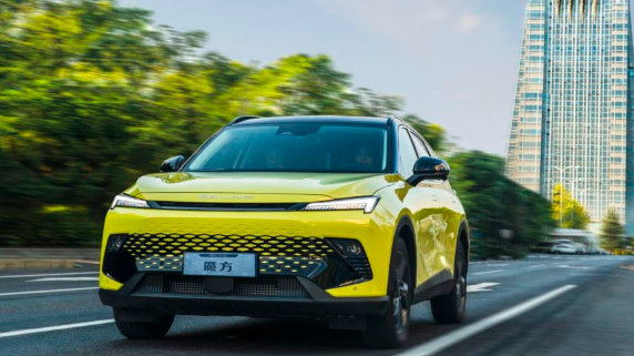 燃油SUV新黑马？北汽魔方对比欧尚Z6 诠释年轻出行潮流