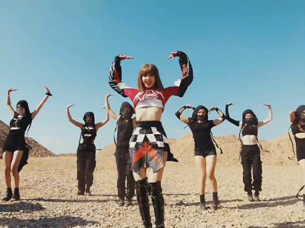 lisa money,blackpink照片 壁纸 lisa练习室版money释出