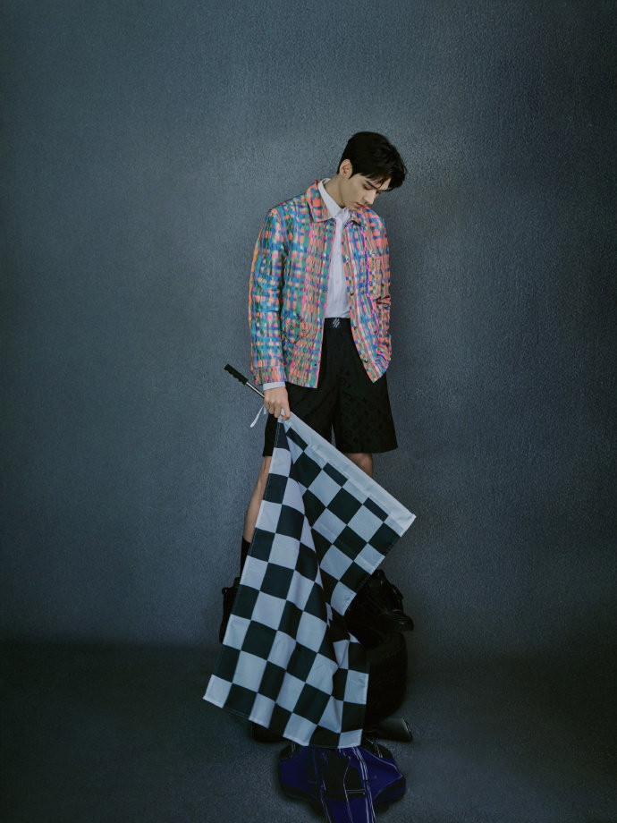 龚俊F1赛车观赛vlog，精彩酷感记录溢彩风采