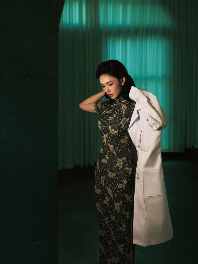 林允尖叫之夜三套造型轮番惊艳