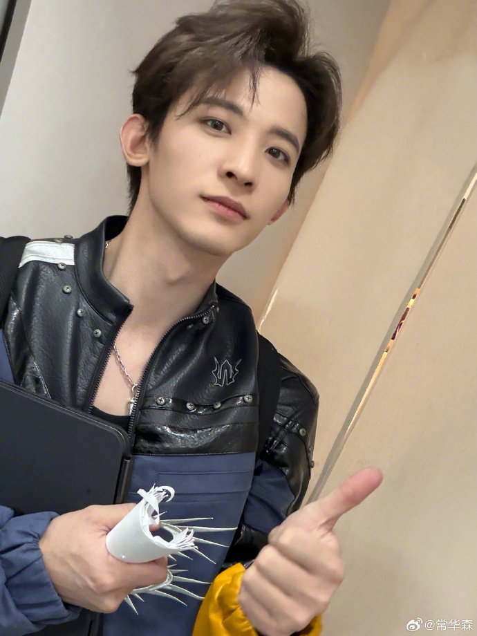 吴彦祖谢依霖领衔风华合伙人明晚开播