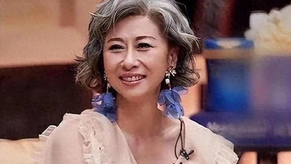 叶倩文，被骂“第三者”不解释，68岁靠活法圈粉如今一众年轻人