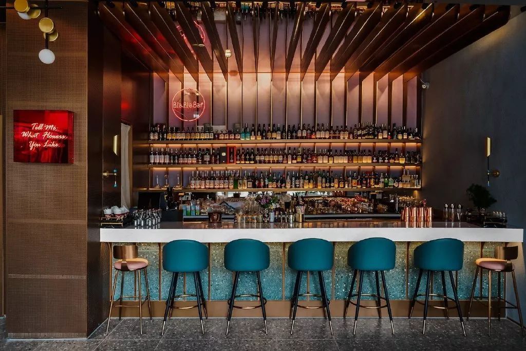 “奈雪的茶”换新LOGO,把自己改成了山寨店?毫无新意!休闲区蓝鸢梦想 - Www.slyday.coM “奈雪的茶”换新LOGO,把自己改成了山寨店?毫无新意!休闲区蓝鸢梦想 - Www.slyday.coM