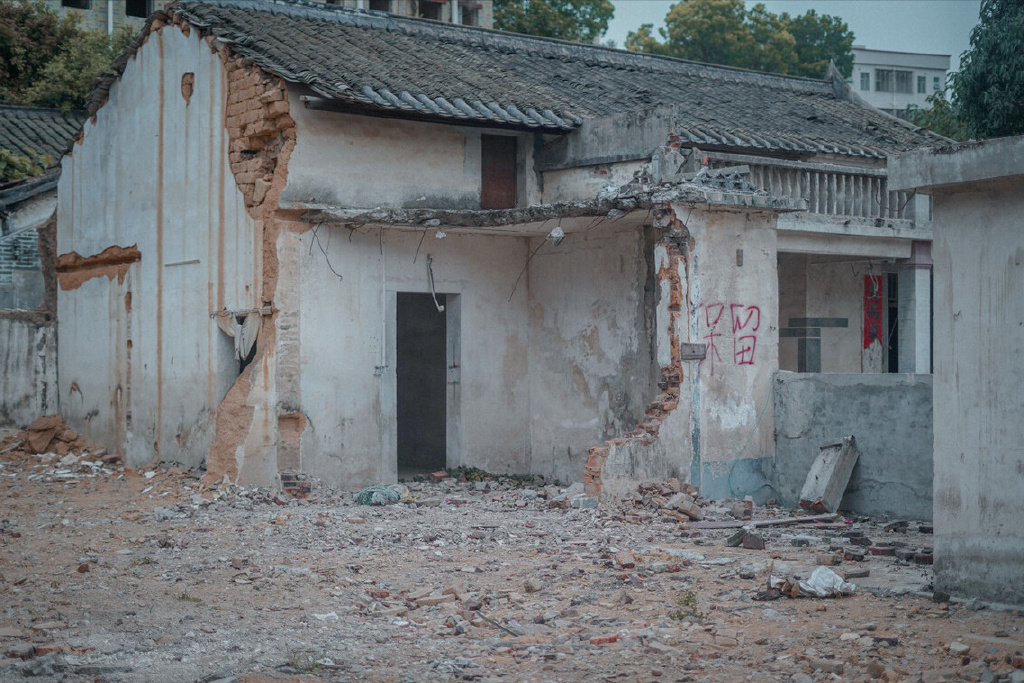 住建部发布通知,未来房龄超过20年的老房子,一律这样处理!|房龄|老房子|房子_新浪新闻