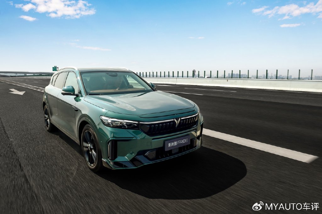“德味儿”底盘? 岚图FREE对比初代奥迪Q5