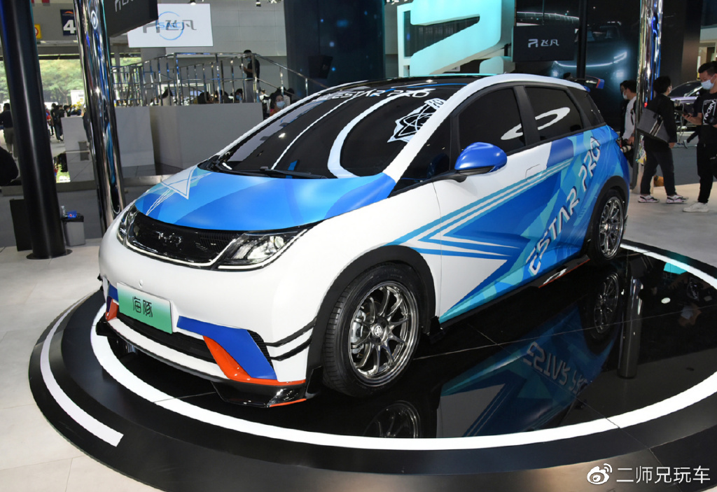 10万预算买纯电动车,海豚、无界Pro、KiWi EV和哪吒V,该怎么选?