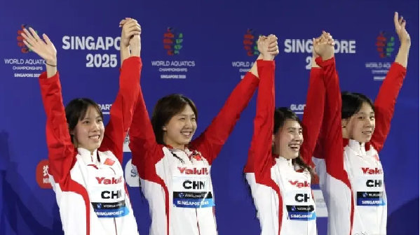 中国女队4×100混接逆转摘铜，世锦赛完美收官