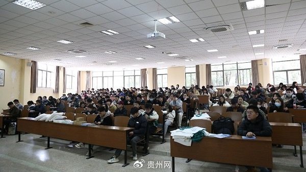 科学指南针论文讲座：抖音大V“正儿八经的陈老师”犀利发言!