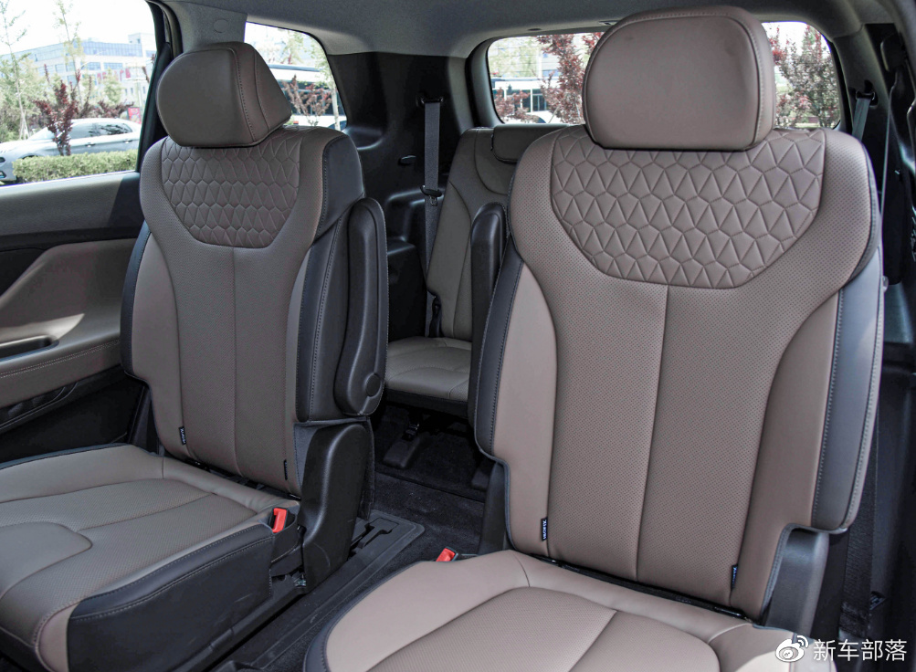全家人的自驾游安排起来!三排大空间SUV该怎么选?