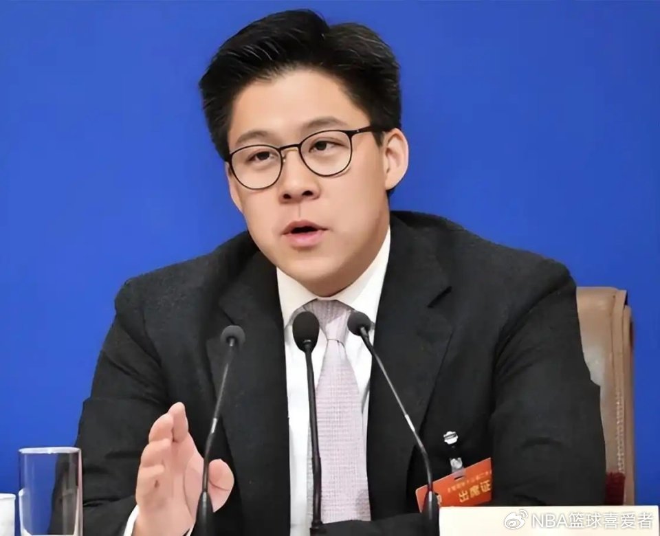 霍启刚个人财产首次公开！35个物业28个出租 多处房产与郭晶晶共有