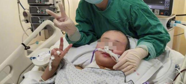 被姐夫投毒百草枯的18岁女孩:完成肺移植手术,开始进行康复锻炼休闲区蓝鸢梦想 - Www.slyday.coM 被姐夫投毒百草枯的18岁女孩:完成肺移植手术,开始进行康复锻炼休闲区蓝鸢梦想 - Www.slyday.coM