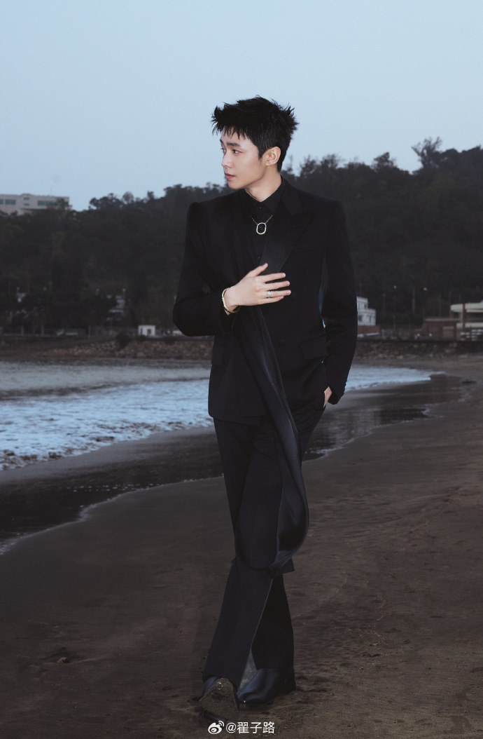 爱奇艺尖叫之夜明星出发图曝光，翟子路刘雨昕等亮相