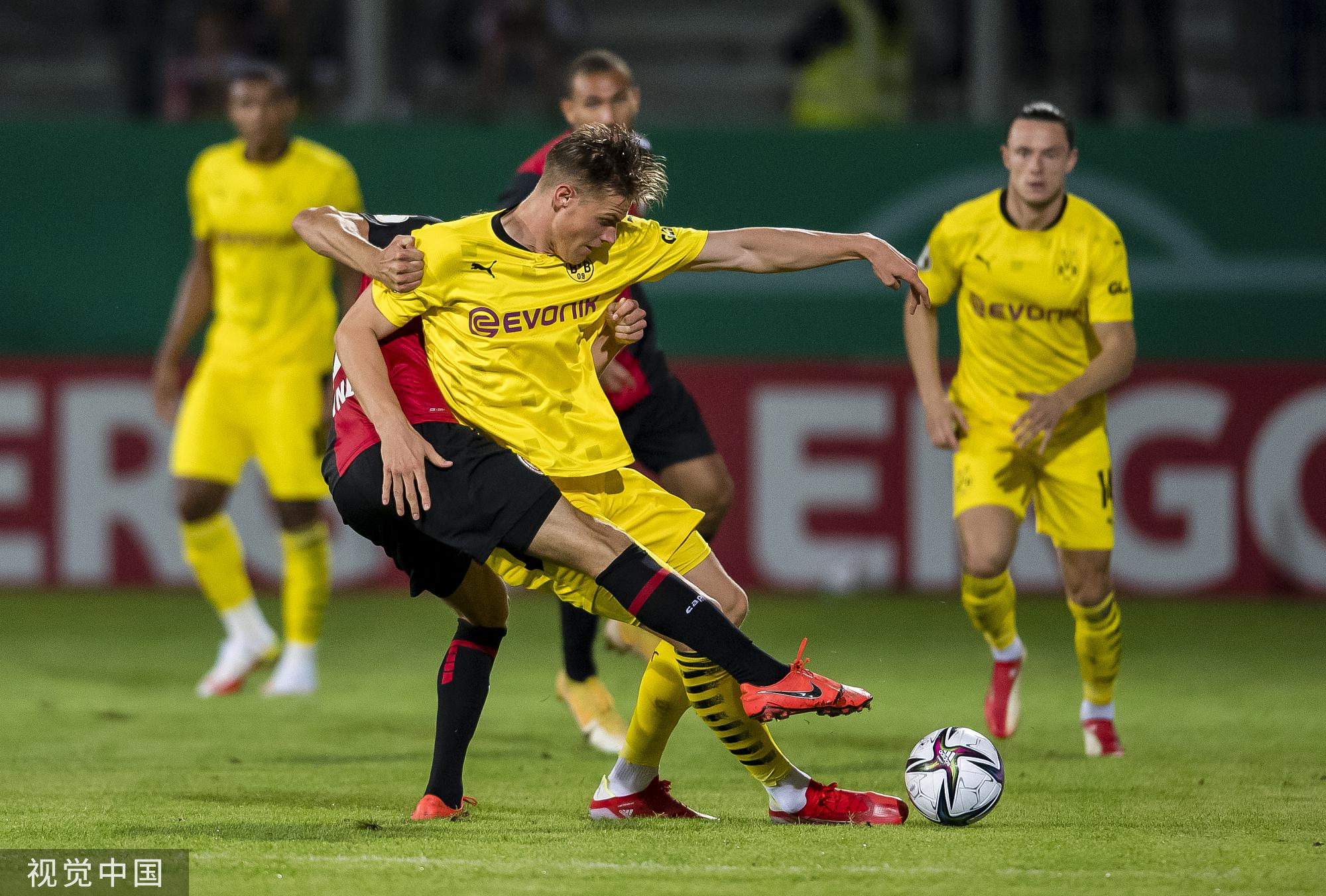 德国杯-哈兰德戴帽罗伊斯助攻 多特3-0德丙队