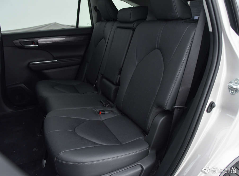 全家人的自驾游安排起来!三排大空间SUV该怎么选?