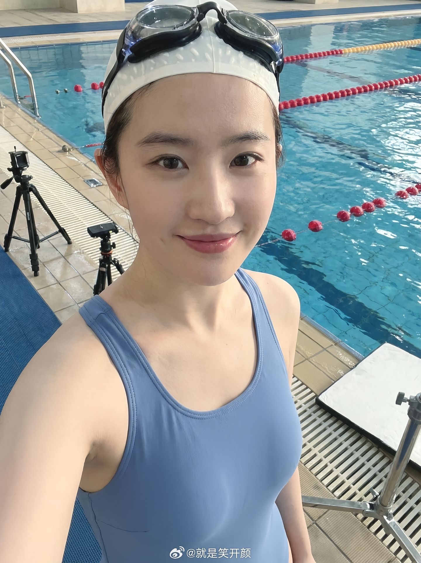 刘亦菲泳装 woc！这套好经典啊