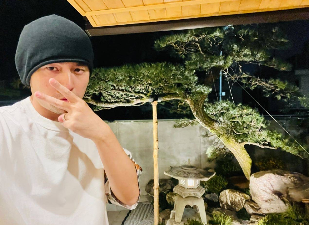 周杰伦发动态晒近照，预告线下演唱会来袭，网友们直呼期待！休闲区蓝鸢梦想 - Www.slyday.coM