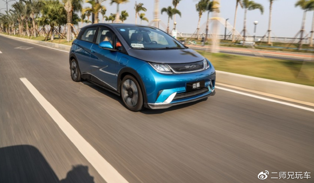 10万预算买纯电动车,海豚、无界Pro、KiWi EV和哪吒V,该怎么选?