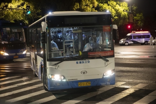 上海最大的集中隔离点连夜收治1080人,医疗队准备了炒年糕面包酸奶等宵夜休闲区蓝鸢梦想 - Www.slyday.coM 上海最大的集中隔离点连夜收治1080人,医疗队准备了炒年糕面包酸奶等宵夜休闲区蓝鸢梦想 - Www.slyday.coM